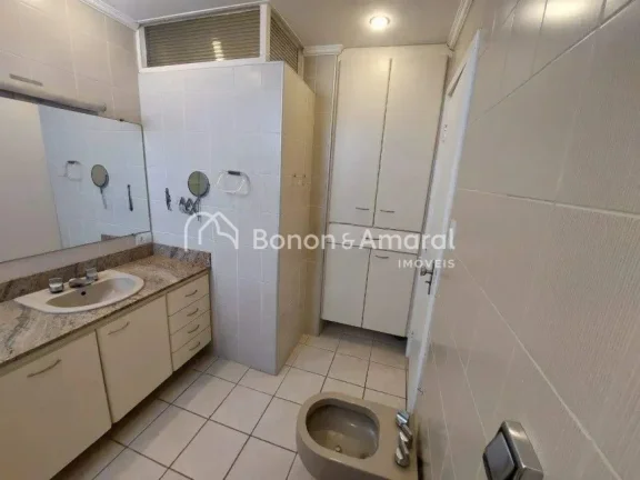 Imagem Amplo apartamento à venda no Ed. Dona Amélia, no Cambuí, Campinas. Com 190 m², o imóvel dispõe...