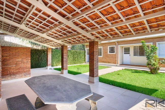 Imagem CASA CENTRO UBATUBA-SP com 3 dormitórios,3 suítes, 1 banheiro social,varanda goumet com churrasqueira,edícula no fundos