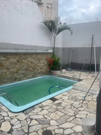 Imagem CASA A UMA QUADRA DA DOM JOAQUIM, pronta para moradia, toda reformada, é só se mudar