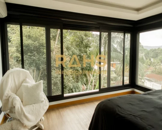 Imagem Residência alto padrão com design moderno, privacidade e exclusividade junto à natureza América,...