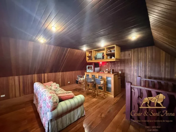 Imagem Linda Casa a Venda com 6 suítes e um chalé em Campos do Jordão SP