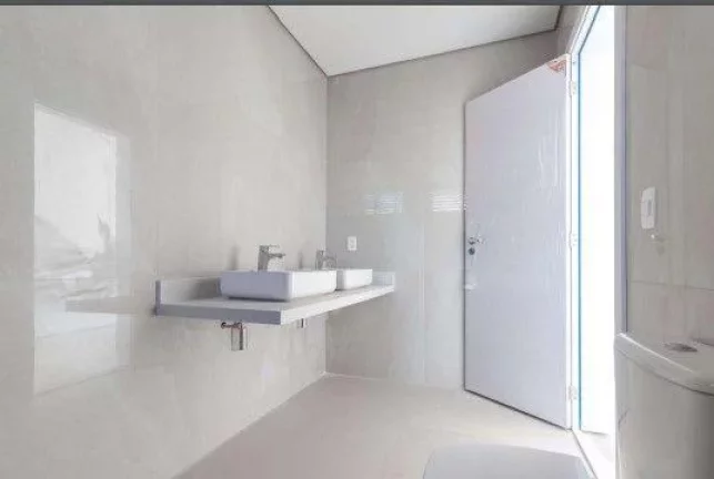 Imagem Casa de condomínio nova com piscina, 367 m², 4 suítes à venda no bairro Alto da Boa Vista.