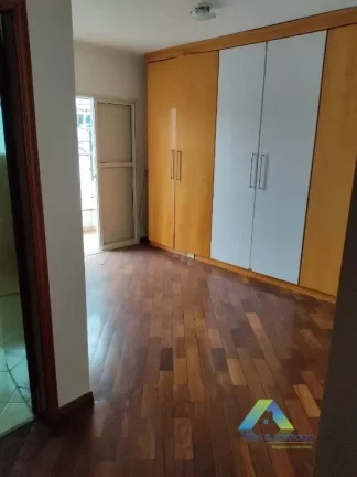 Imagem Lindo sobrado 3 suites, 4 vagas, espaço Gourmet localização privilegiada com excelente valor !
