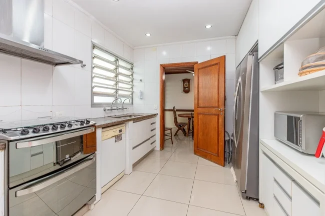 Imagem Casa Sobrado Vila Madalena - 541M², 4 Dorms, 2 Suítes, 5 Vagas, Piscina, Hidromassagem, Lareira, Lavabo.