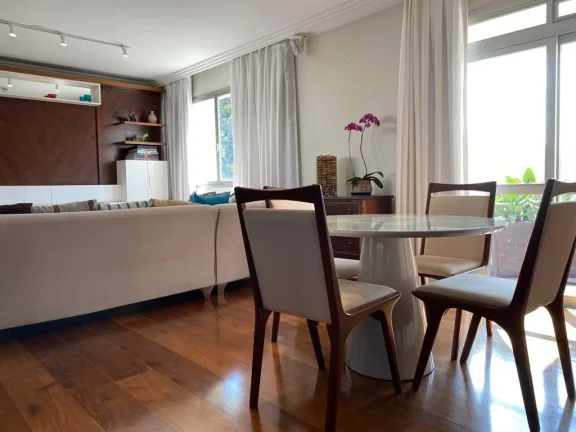 Imagem Apartamento 222 M², 1 por andar, 4Q, 4 Suítes, 6 Banheiros, 3 Vagas, Varanda, Lavabo, Piscina, Salão de Festas, Vista 360º protegida.