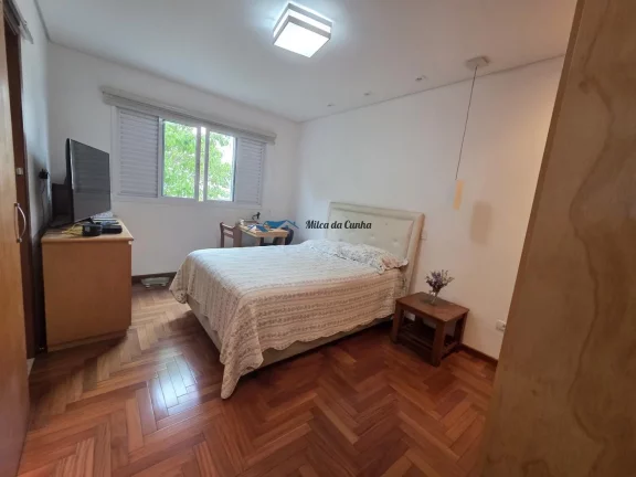 Imagem Linda Casa à Venda, com 4 dormitórios, 2 suítes, com 249m² com jardim, com 4 vagas, Vila Gilda, Santo André