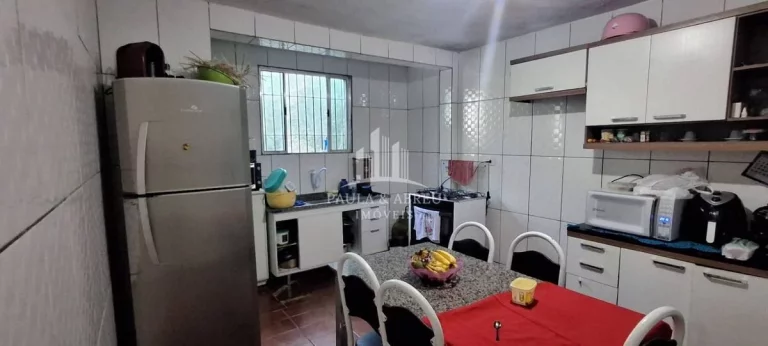 Imagem Casa 3 Dormitórios, 2 Banheiros, Lavanderia e 2 Vaga, muita escada, no Jardim Ipê, Mauá
