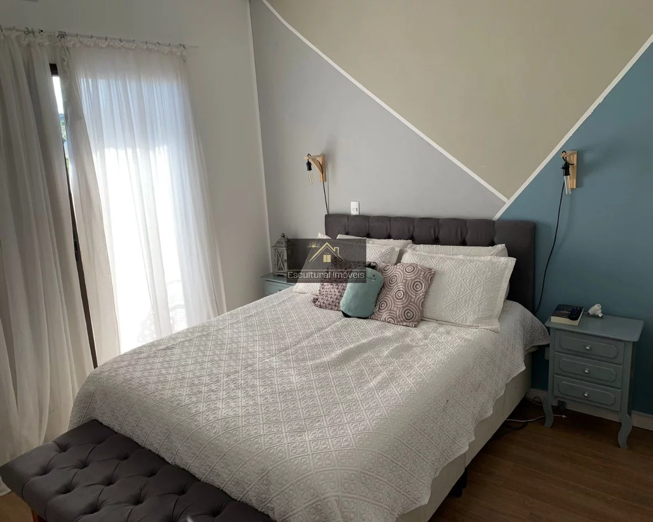 Imagem CASA CONDOMÍNIO FECHADO PRÓXIMO SÃO ROQUE 250 METROS DA RODOVIA RAPOSO TAVARES 4 DORMITÓRIOS 1 SUÍTE SALA LAREIRA 4 VAGAS VARANDA SEGURANÇA LAZER