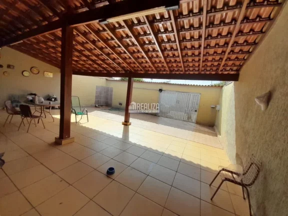 Imagem Casa à venda no bairro Beija-Flor II, Uberaba: 2 dormitórios, móveis planejados.