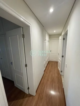 Imagem Apartamento com bastante luz natural, uma planta ampla, 1 km do Shopping Ibirapuera, Colégio Móbil...