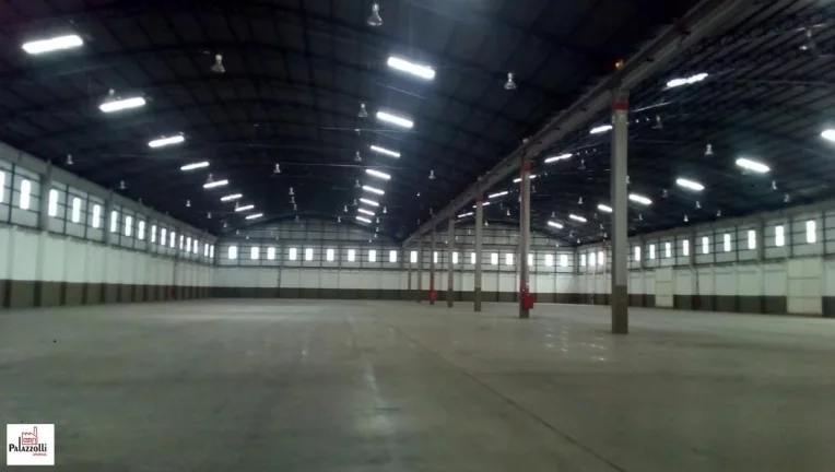 Imagem Galpão com 10.600 m² Construção em Jandira SP
