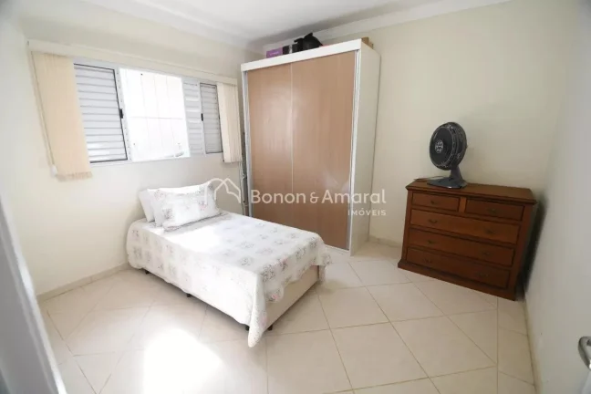 Imagem Esta casa é uma excelente opção para quem busca conforto e funcionalidade. Com três quartos, sen...