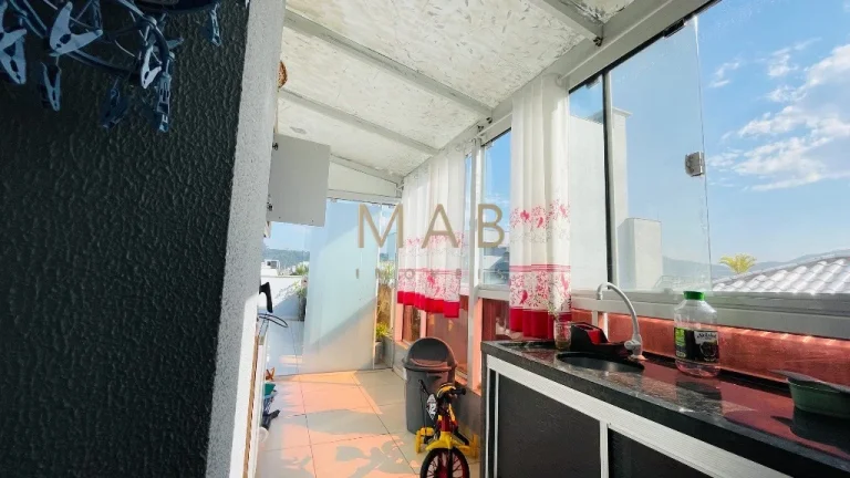Imagem Cobertura de luxo à venda em Florianópolis - Ingleses: 3 quartos sendo 2 suítes, 2 salas, 3 banheiros, 2 vagas, 180m². Venha conferir!
