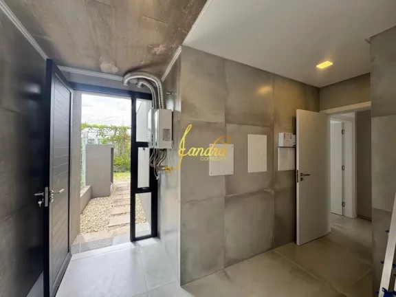 Imagem Sobrado no Centro de Xangri-la com 05 dormitórios com piscina