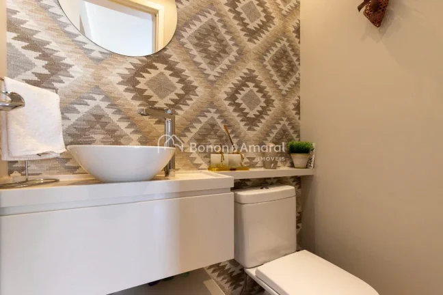Imagem Apartamento à venda com 2 suítes no Cambuí. Possui 72m² e foi reformado com projeto de arquiteta...