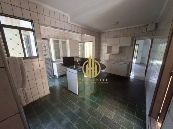 Imagem Casa para locação com dormitórios na zona leste.