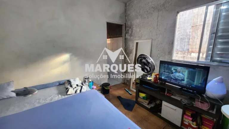 Imagem Imovel c/ 250m2 possui 2 casas