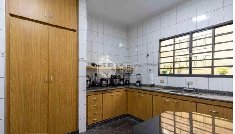 Imagem Sobrado à venda com 3 quartos , 5 banheiros e 3 vagas de garagem , bom para morar e excelente para investidor Vila Carmosina, São Paulo, SP