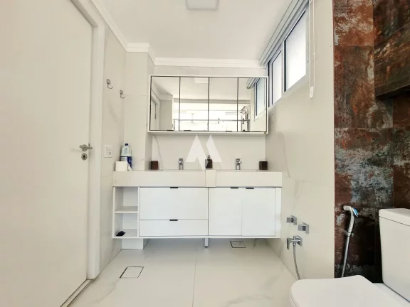 Imagem Apartamento padrão de 3 dormitórios sendo 2 suítes frente mar na Aparecida