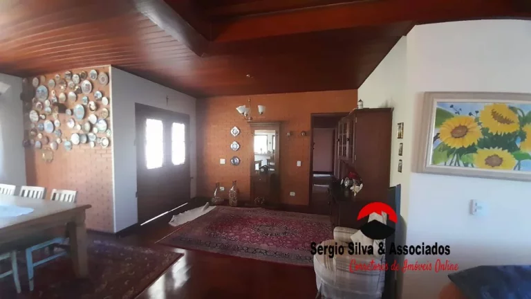 Imagem Casa a Venda na Região do Alto do Vale Encantado em Campos do Jordão - SP