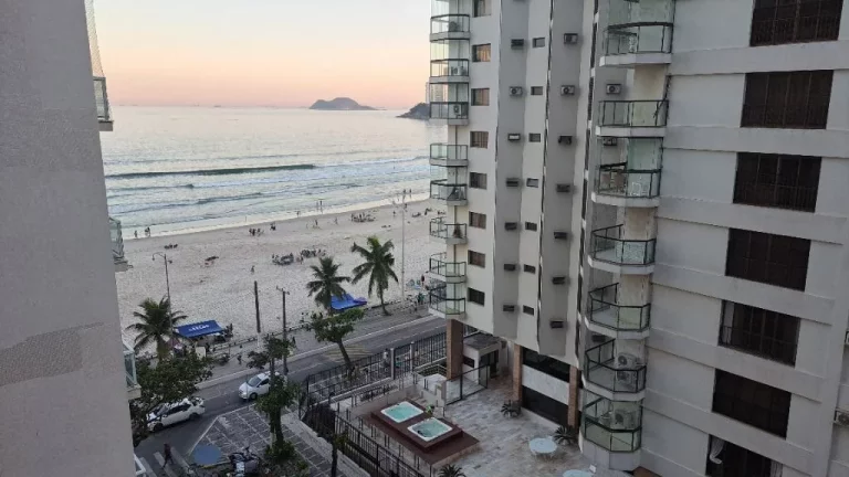 Imagem APARTAMENTO DUPLEX COM EXCELENTE VISTA PARA O MAR, À 40 METROS DA PRAIA NA PITANGUEIRAS.