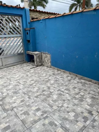 Imagem Casa Geminada 2 Dorms com Suíte, Churrasqueira e 130m² – Maracanã