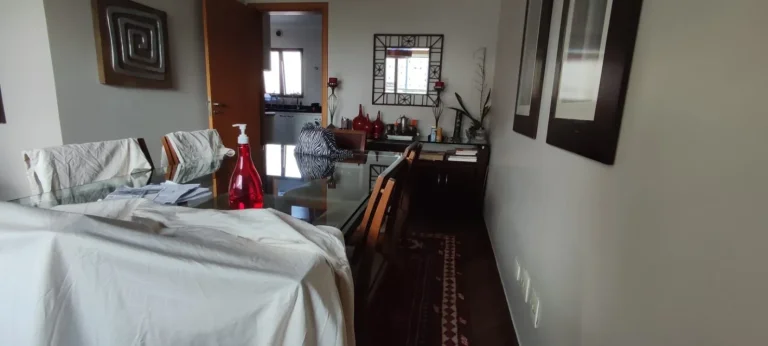 Imagem Apartamento 148 M², 3Q, 2 Suítes, Suíte com hidromassagem, 2 salas, lareira, 4 banheiros, 3 vagas, dependência completa de serviço, academia, sauna.