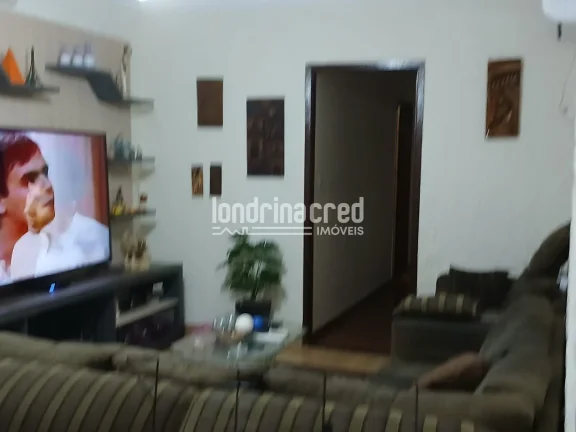 Imagem Ótima Casa no Conjunto Maria Cecília: 3 Dormitórios, 1 Suíte, 8 Placas Solares e 174m² de Construção em Terreno de 200m² – Aproveite essa Oportunidade!