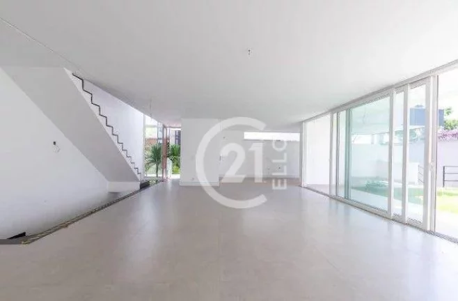 Imagem Casa nova Condomínio fechado, 4 suítes