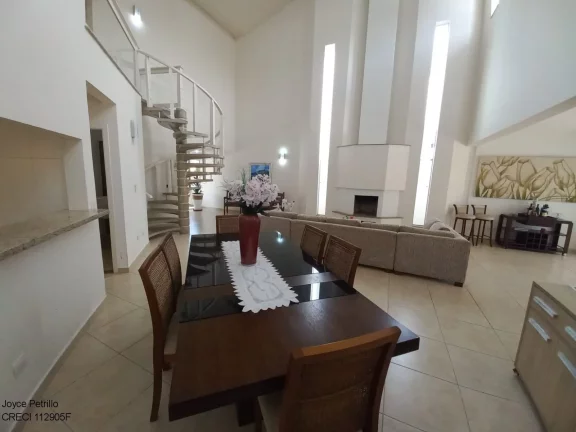 Imagem Casa em Condomínio Fechado de Alto Padrão à Venda em Peruíbe.