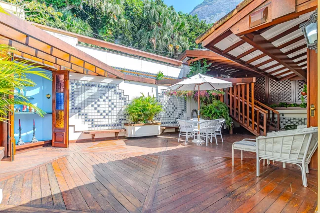 Imagem CASA com VISTA MAR de ALTO PADRÃO - 4 SUÍTES - 522m²