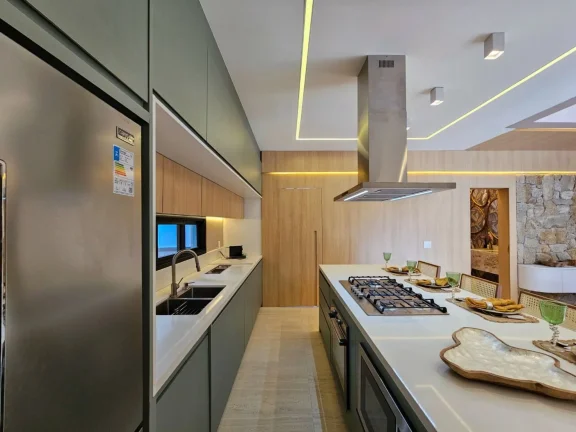 Imagem Casa de Luxo à Venda: Riviera de São Lourenço Módulo 11: 7 Quartos, 7 Suítes, 3 Salas, 4 Vagas, 580m² de Área