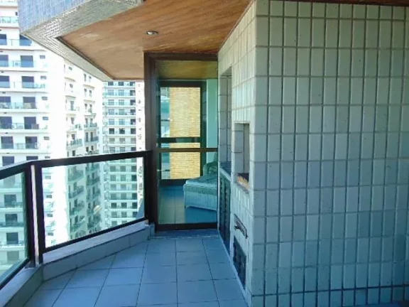 Imagem Pitangueiras, local nobre, com sacada gourmet, 2 vagas, 130 m² úteis.