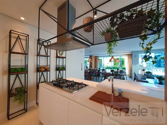 Imagem Apartamento Quadra Mar para Venda em Balneário Camboriú / SC no bairro Centro