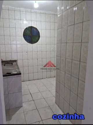 Imagem Casa com 2 dormitórios para alugar por R$ 955,00/mês - Trindade - São Gonçalo/RJ