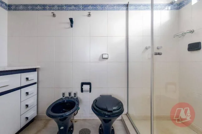 Imagem No Moinhos de Vento, 139m², 3 dormitórios, suíte, 2 vagas e infraestrutura.
