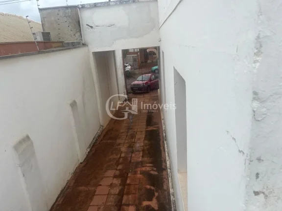 Imagem Casa espaçosa e luxuosa no Centro de Campo Grande-MS: 6 quartos, 4 salas, 2 banheiros, 12 vagas de garagem!