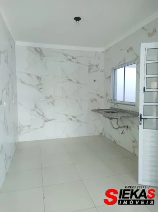Imagem Imperdível oportunidade: Casa à venda em São Paulo-SP, Jardim Maringá! 2 quartos, 2 suítes, 1 sala, 3 banheiros, 2 vagas, 70m².
