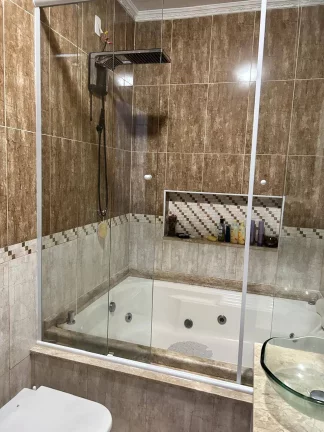 Imagem Casa sobrado no Residencial das Ilhas em Bragança Paulista!