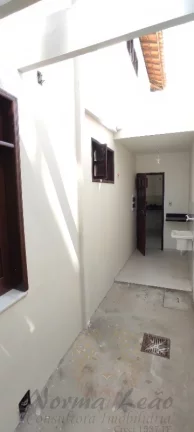 Imagem Casa Duplex em via Pública à venda na Coroa do Meio, próximo à Orla em Aracaju, Sergipe/SE.