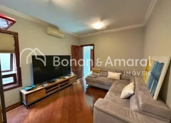 Imagem ...#34;Luxuosa Residência de 822m² com Suítes Master, Área de Lazer Completa e Acabamento de Alto Padrão...#34;