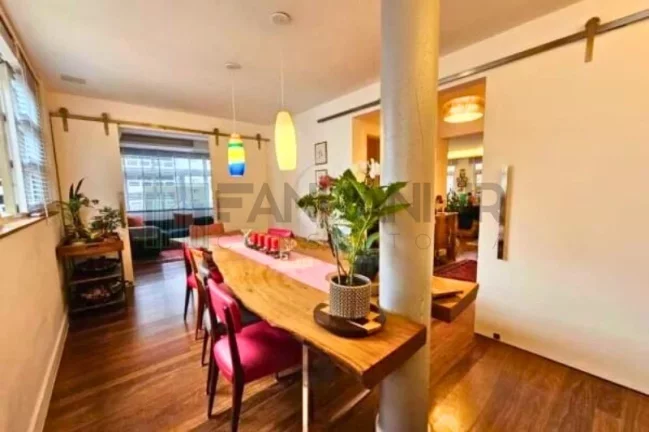 Imagem Imperdível Apartamento de Luxo à Venda em Jardim Paulista, São Paulo-SP: 3 Quartos, 3 Suítes, 4 Salas, 4 Banheiros, 3 Vagas de Garagem, 282m²!