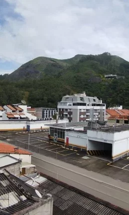 Imagem Cobertura para Venda em Nova Friburgo, Centro, 4 dormitórios, 1 suíte, 4 banheiros, 2 v