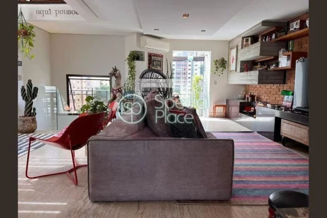 Imagem Cobertura em rua cobiçada de Perdizes. Totalmente reformada e planejada pelo escritório Fish Arqui...