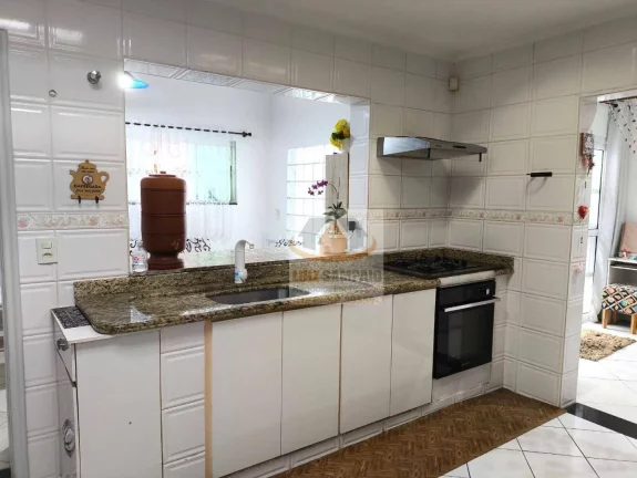 Imagem Casa Térrea, 3 Dormitórios + Edícula, Piscina Infantil, 300 metros Baln. Gaiovota