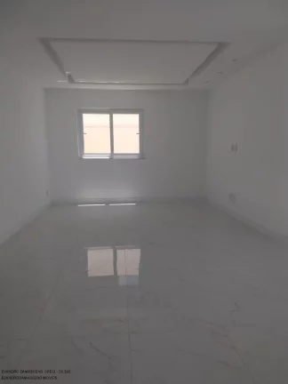 Imagem Imperdível: Casa de luxo em condomínio Alphaville (Abrantes), Camaçari-BA - 5 quartos, 4 suítes, 2 salas, 1 banheiro, 4 vagas, 267m²!