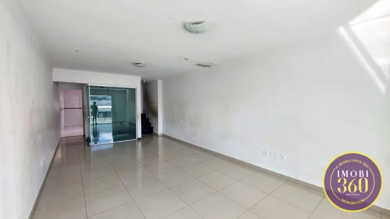 Imagem Sobrado Triplex com excelente espaço interno