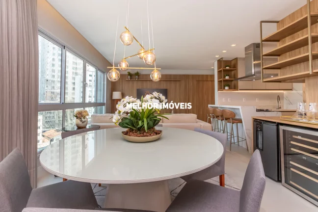Imagem Apartamento à venda com 4 quartos sendo 2 suítes e 2 vagas de garagem localizado em Balneário Camboriú