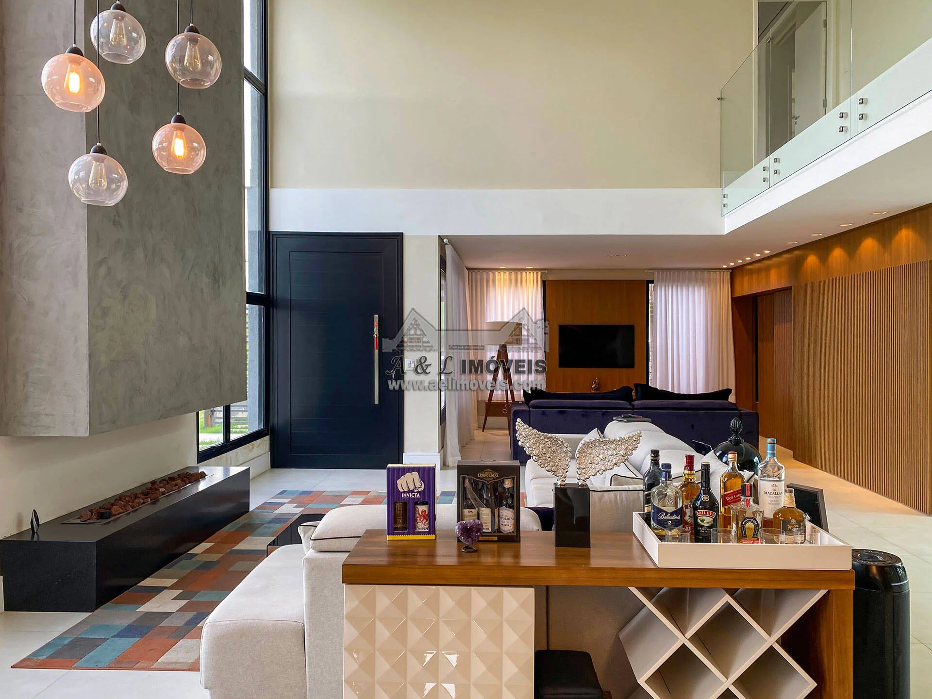Imagem Casa à venda em Taubaté – Em condomínio com 05 suítes e piscina
