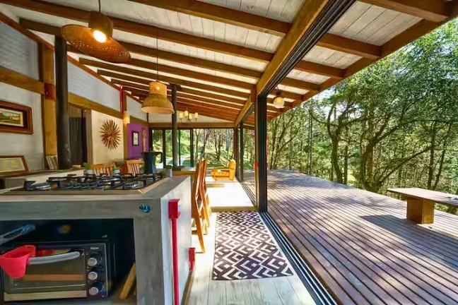 Imagem Cabana Moderna: Onde a Arquitetura se Mescla com a Floresta de Gonçalves